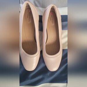 Unstructured by Clarks Women's Size 6M Blush Heels